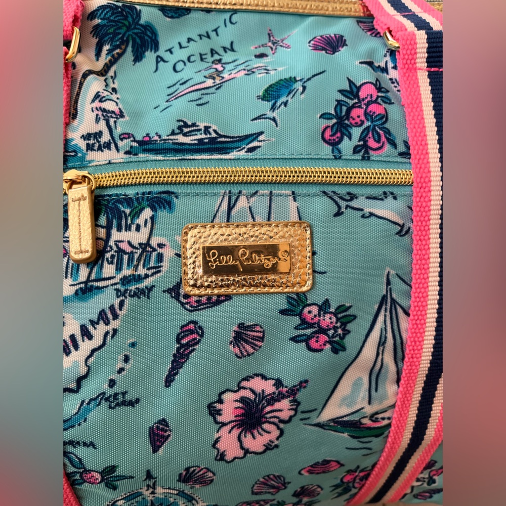 Lilly Pulitzer Amalfi blue overnight duffle bag with removable shoulder strap. - Picture 2 of 11